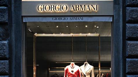 quanto pagano armani dior le star|Dior 56 euro, Armani 98 e Alviero Martini 20: quanto pagano i .